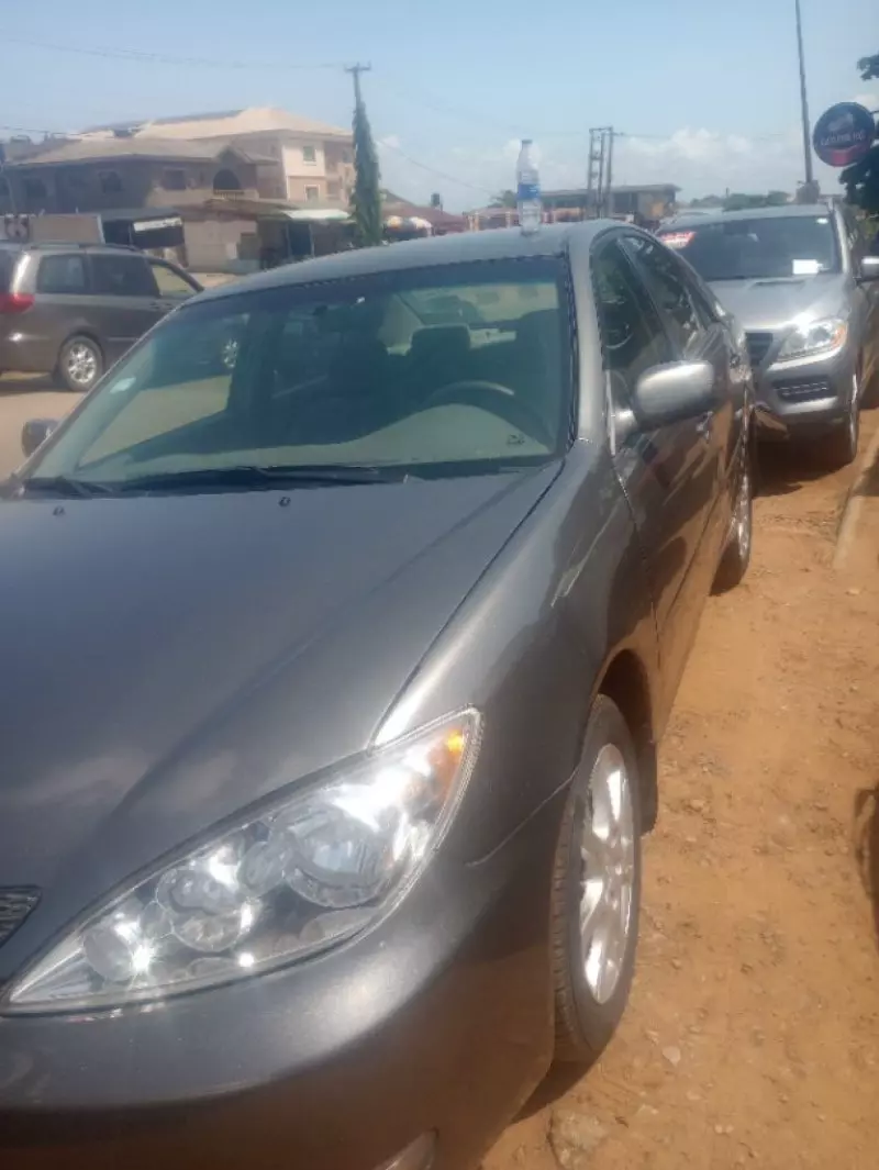 Toyota Camry   - 2003