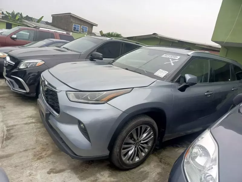 Toyota Highlander - 2021