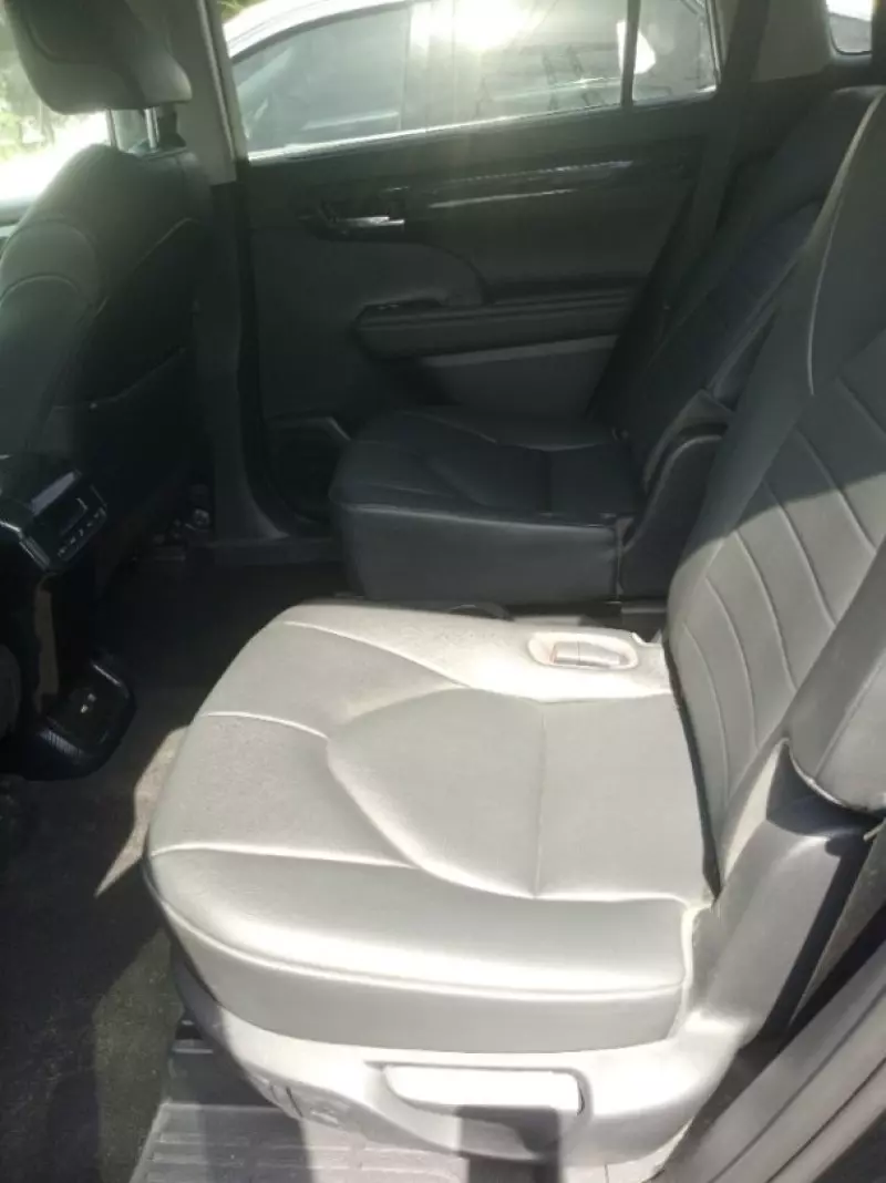 Toyota Highlander   - 2020