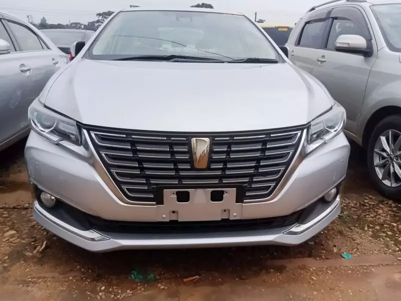 Toyota Premio    - 2016