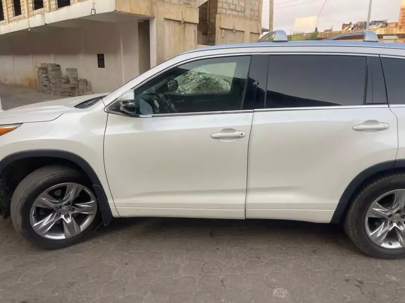 Toyota Highlander   - 2015