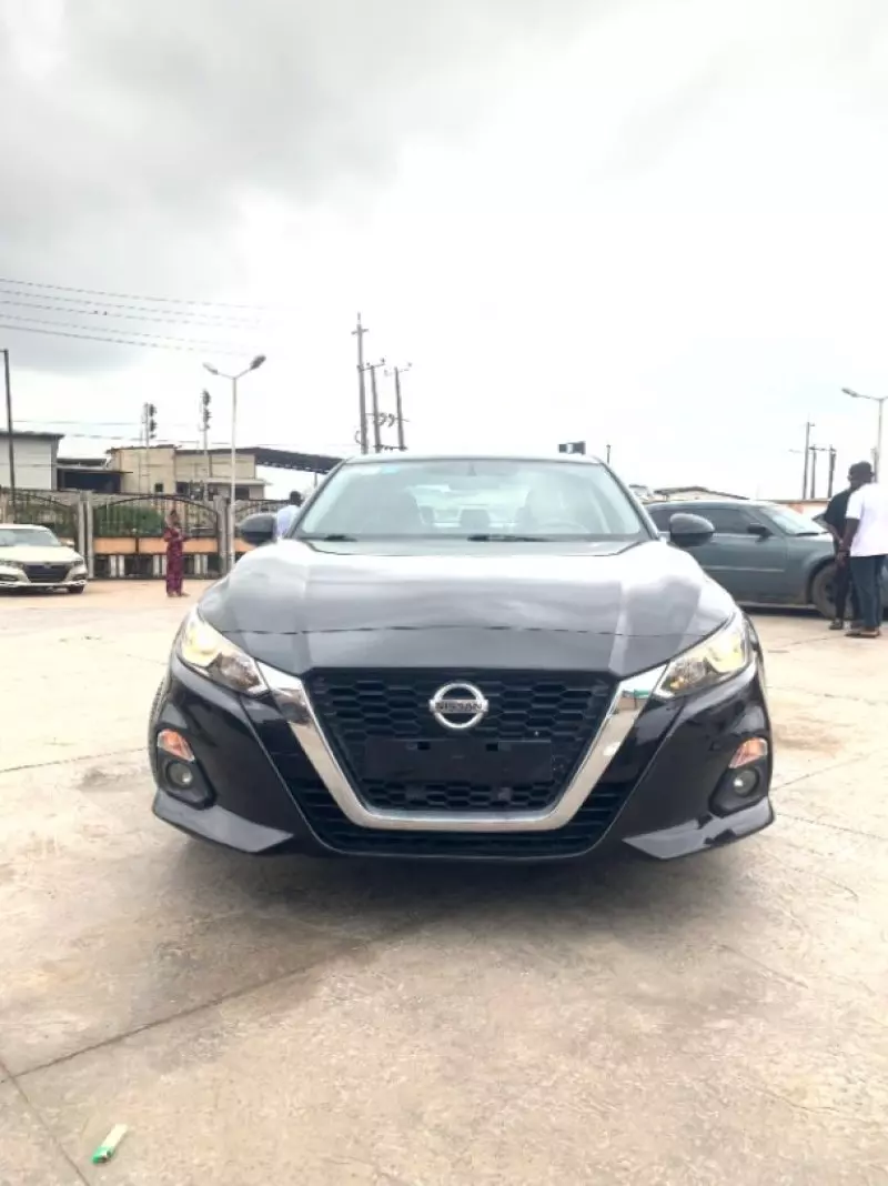 Nissan Altima   - 2022