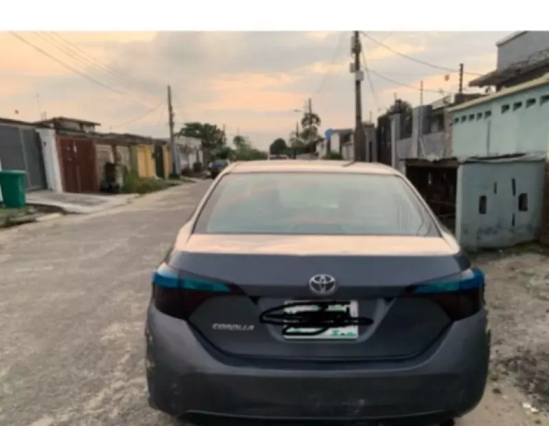 Toyota Camry   - 2012