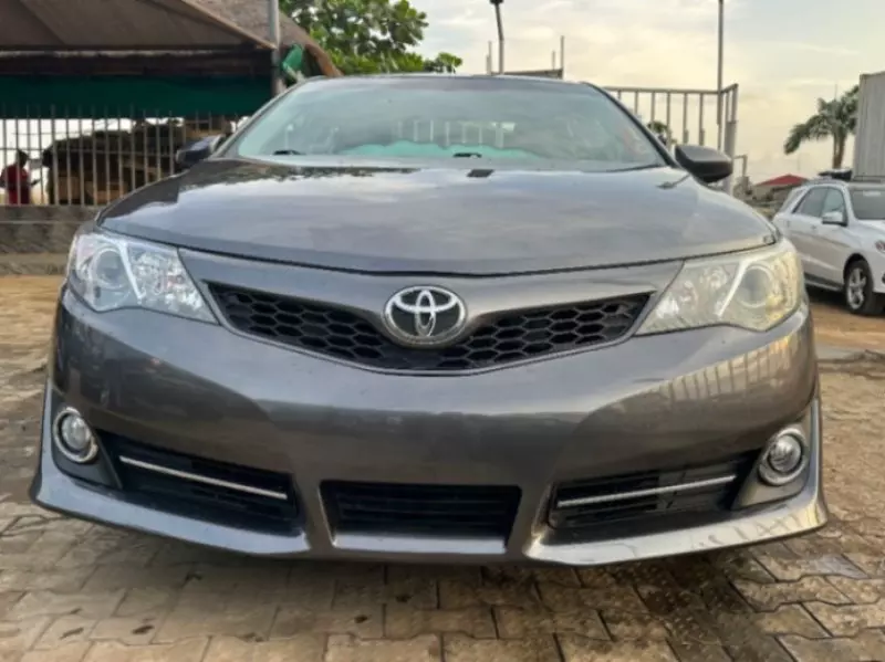 Toyota Camry   - 2012