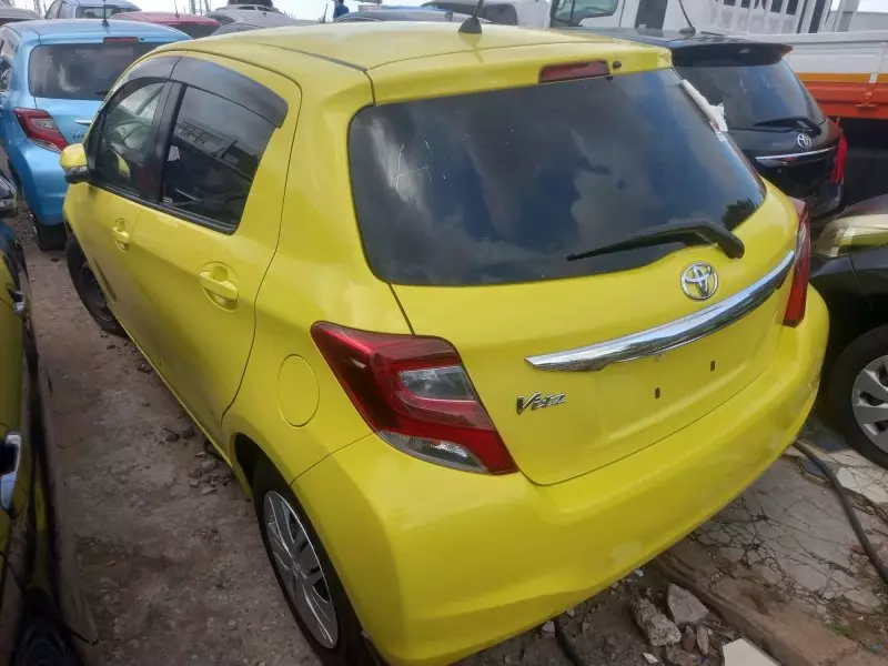 Toyota Vitz   - 2015