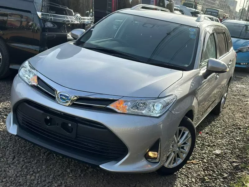 Toyota Fielder hybrid    - 2018