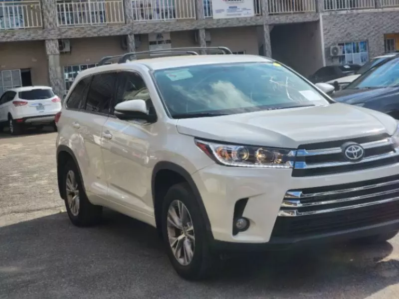 Toyota Highlander   - 2016