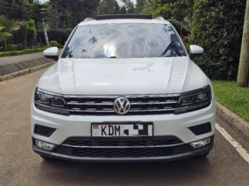 Volkswagen Tiguan   - 2017