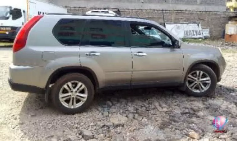 Nissan X-TRAIL - 2011