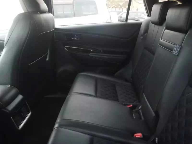 Toyota Harrier   - 2017