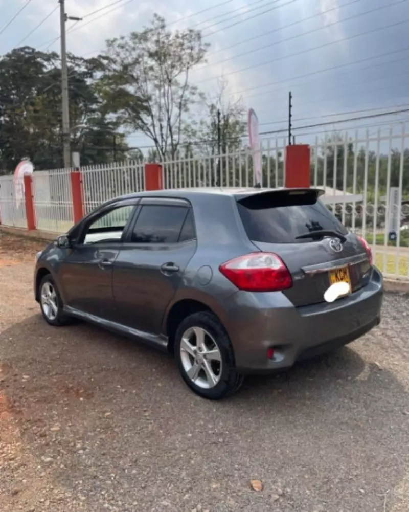Toyota Auris   - 2010