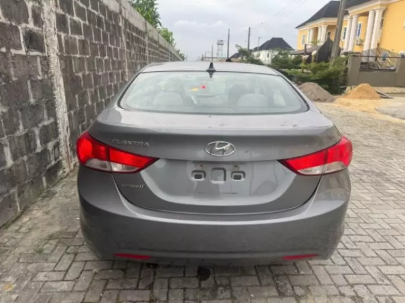 Hyundai Elantra   - 2014