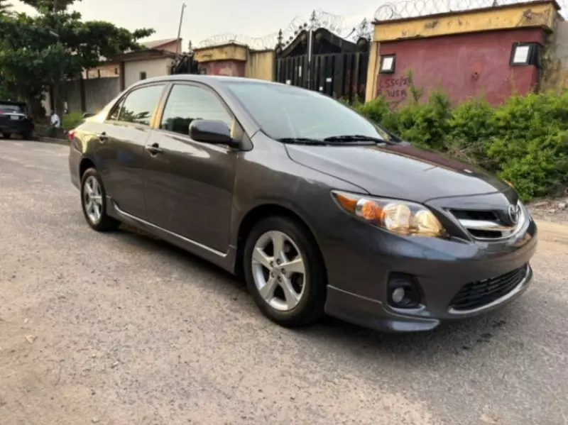 Toyota corolla   - 2013