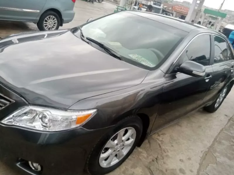 Toyota Camry   - 2010