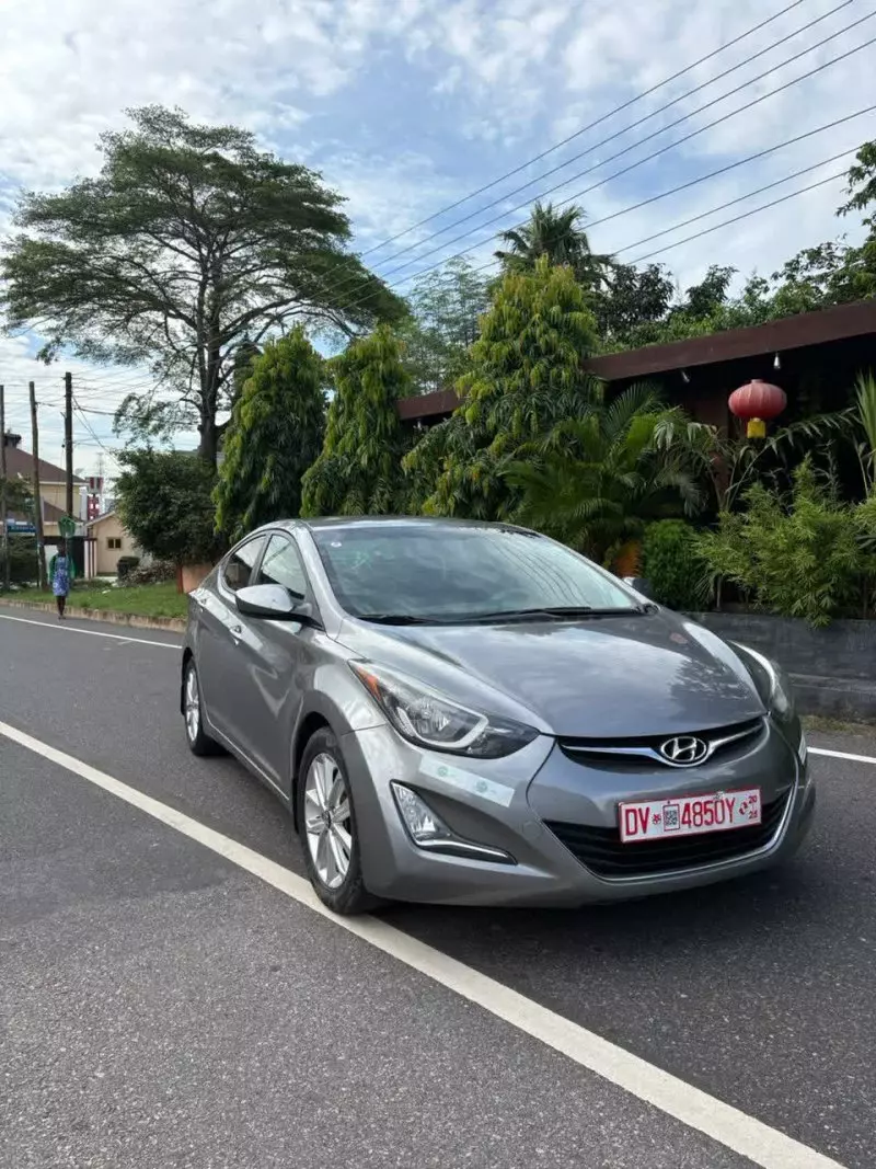 Hyundai Elantra   - 2015