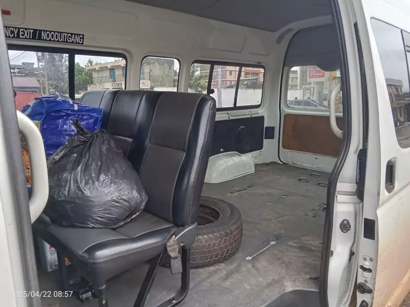 Toyota Hiace   - 2022