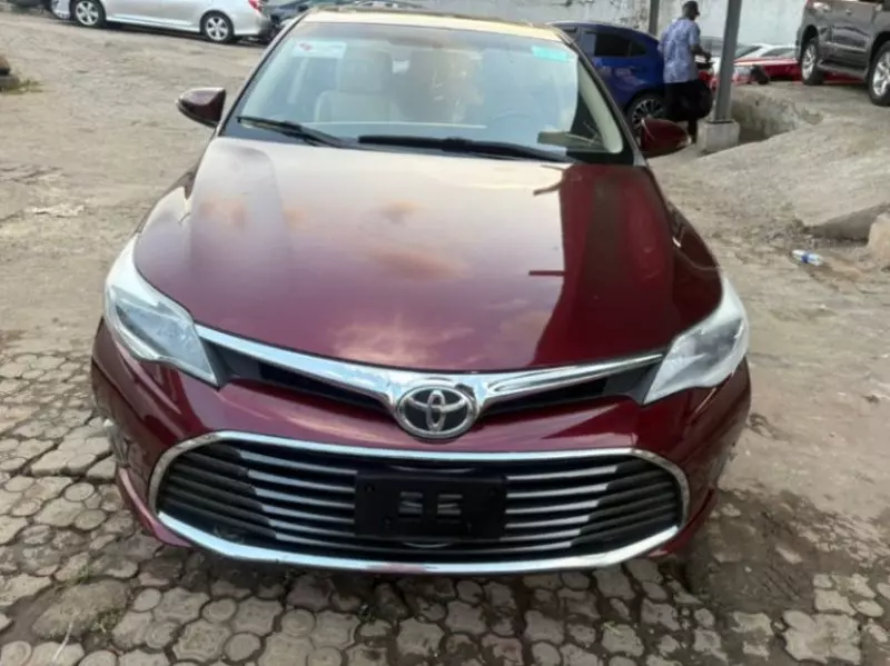 Toyota Avalon   - 2016
