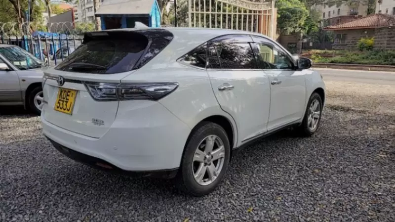 Toyota Harrier   - 2015