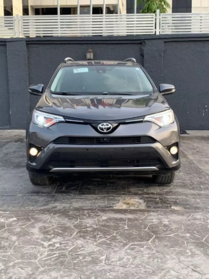 Toyota RAV4 - 2016