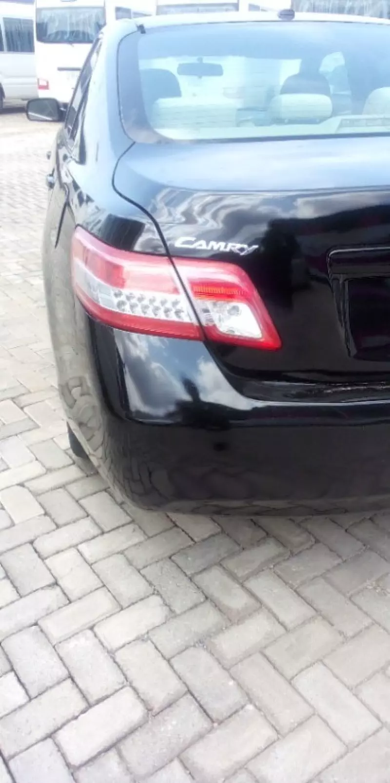 Toyota Camry   - 2011
