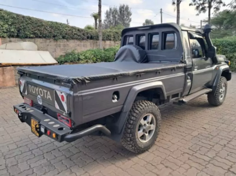 Toyota Landcruiser   - 2013