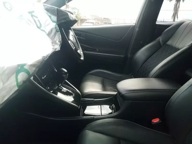 Toyota Harrier   - 2017