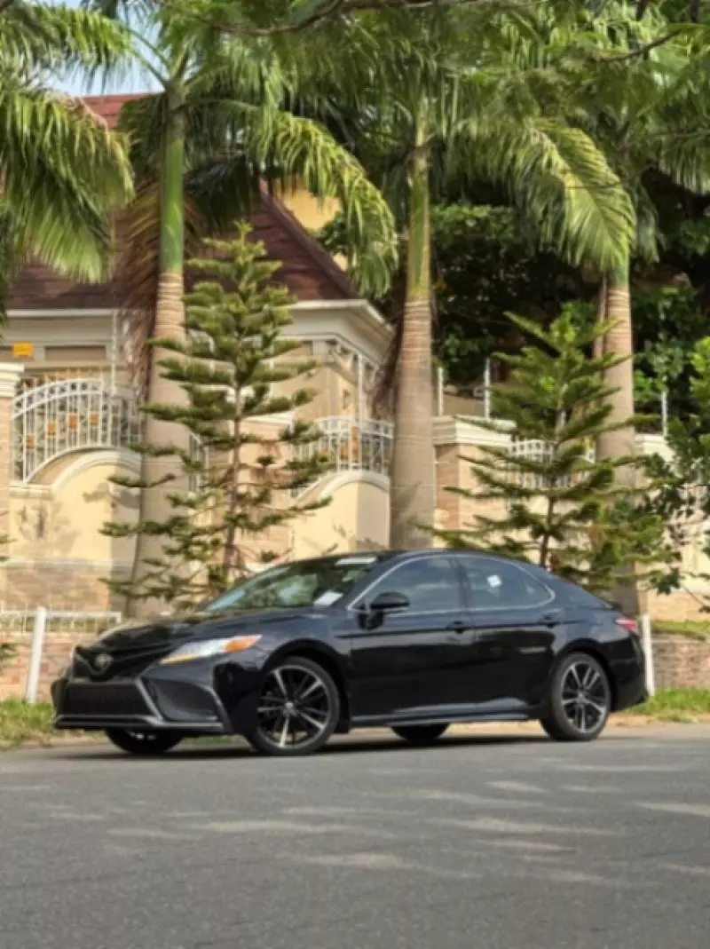 Toyota camry   - 2020