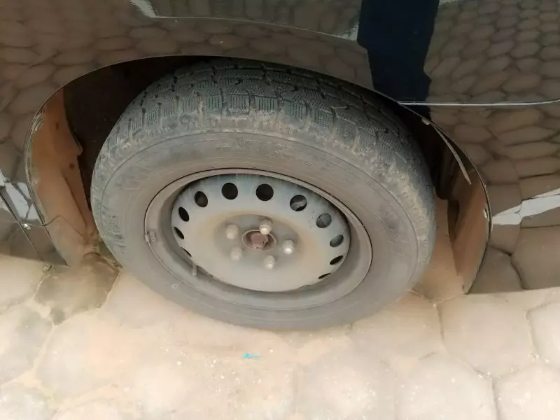 Toyota Noah   - 2012