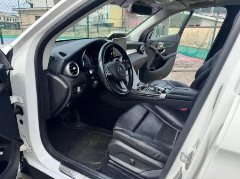 Mercedes-Benz GLC 300   - 2018