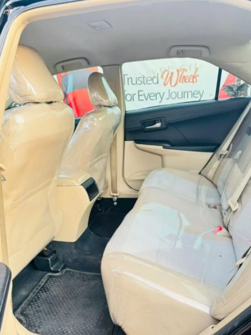 Toyota Camry   - 2012