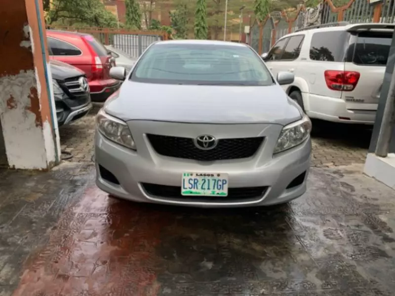 Toyota Corolla   - 2010