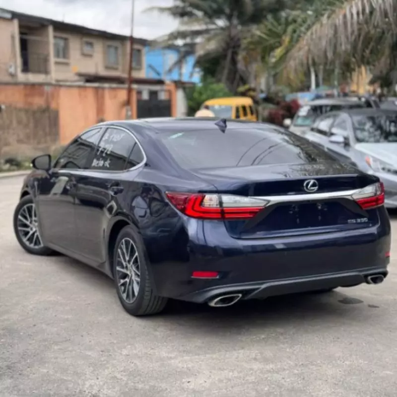 Lexus ES 350   - 2016