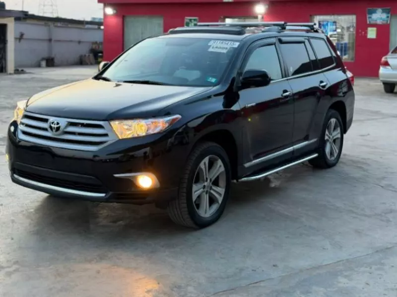 Toyota Highlander   - 2013