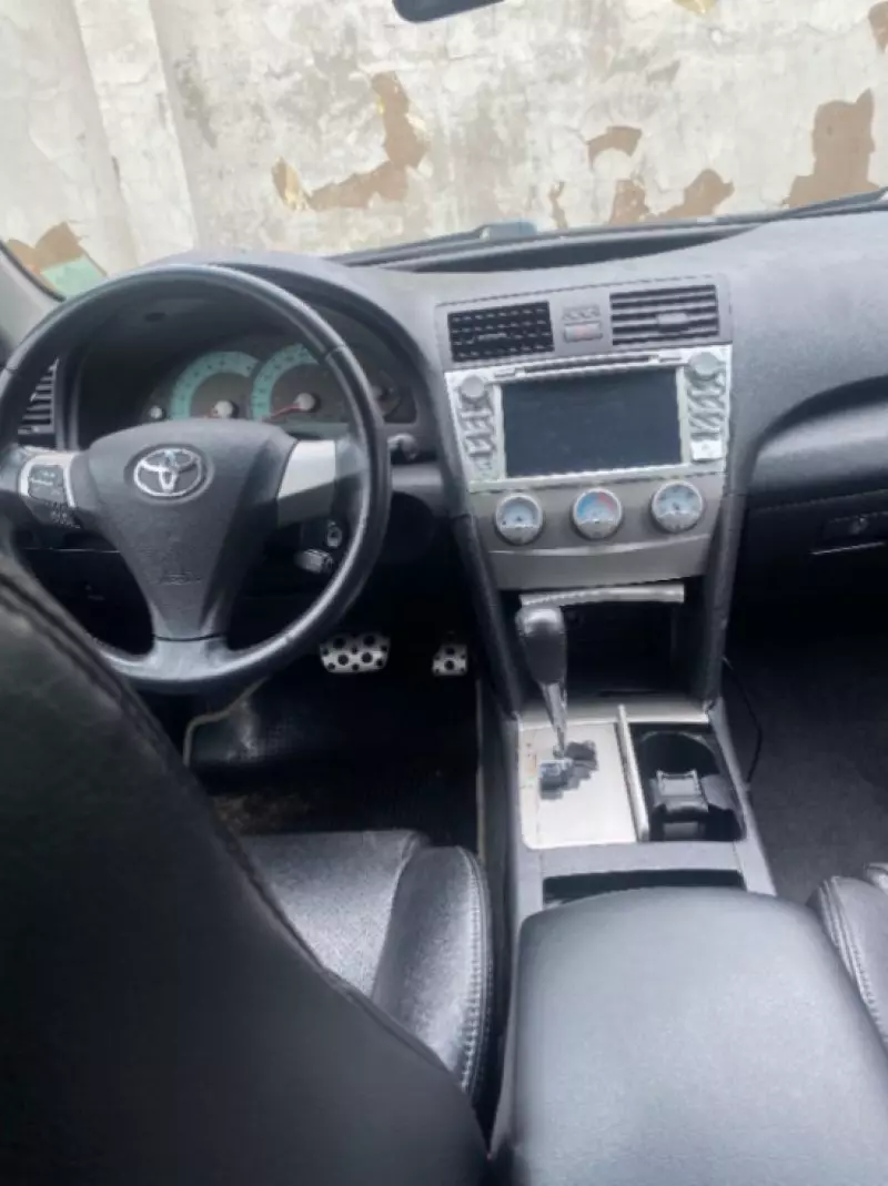 Toyota Camry   - 2009