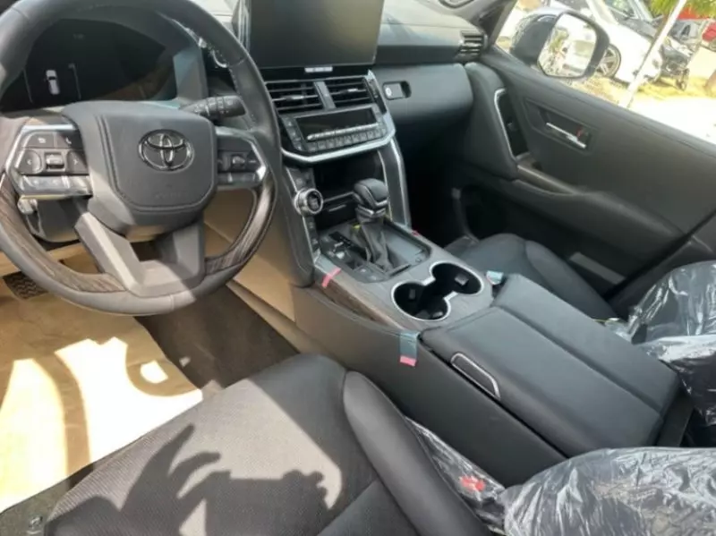 Toyota Land Cruiser - 2025