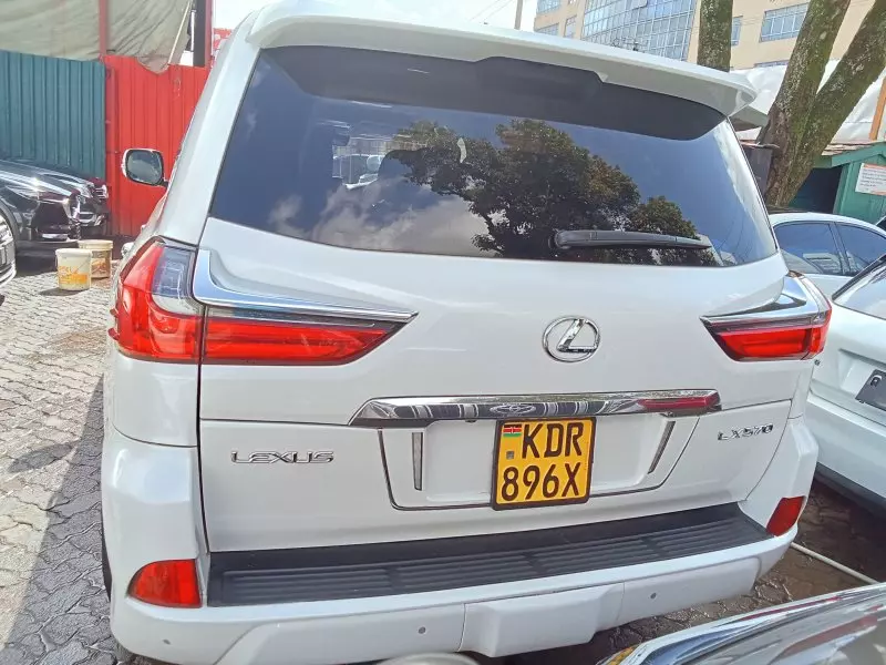 Lexus LX 570   - 2017