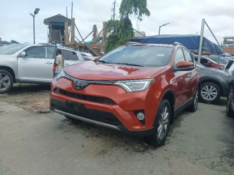 Toyota RAV 4   - 2017