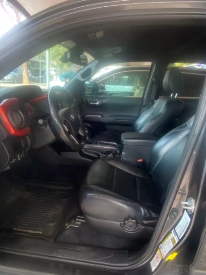 Toyota Tacoma   - 2018