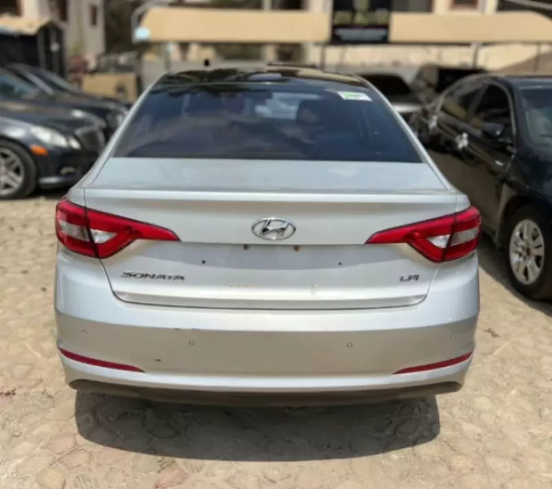 Hyundai Sonata - 2015