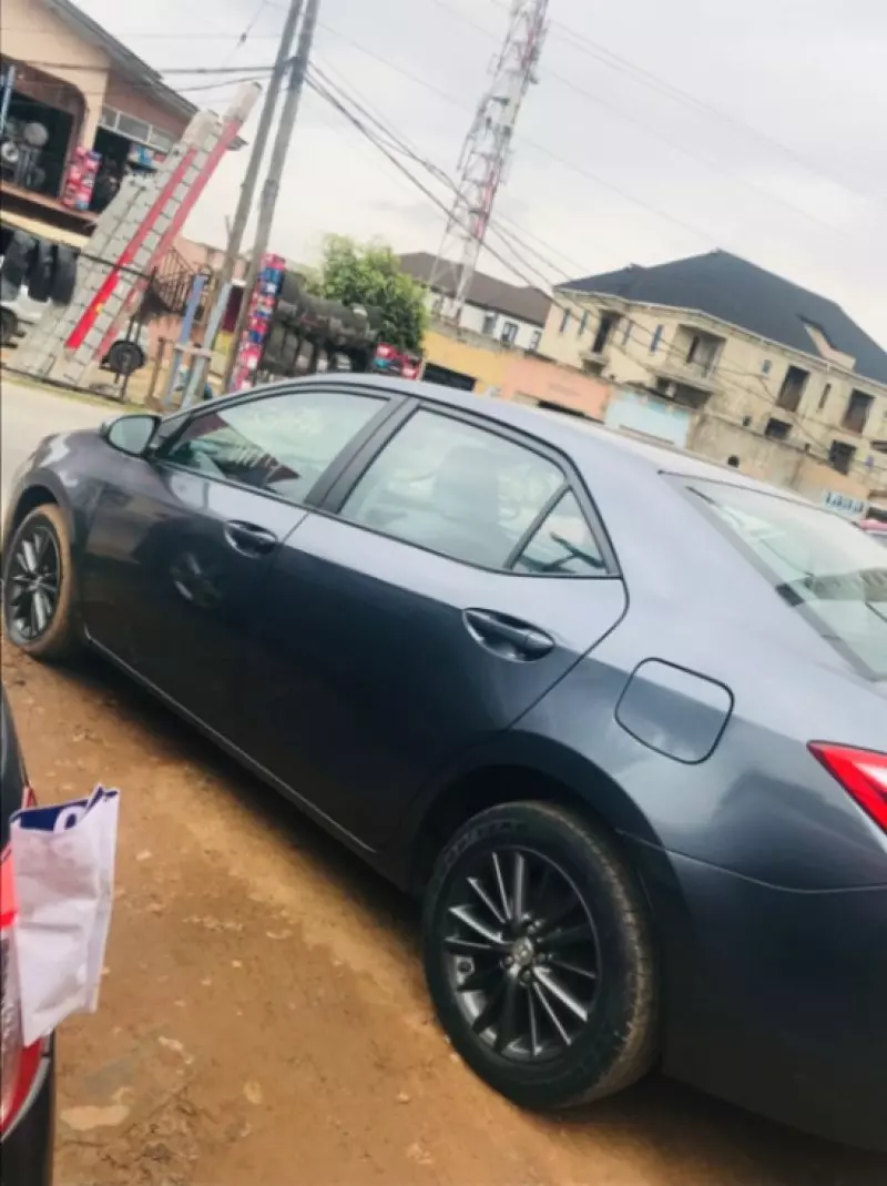 Toyota Corolla   - 2014