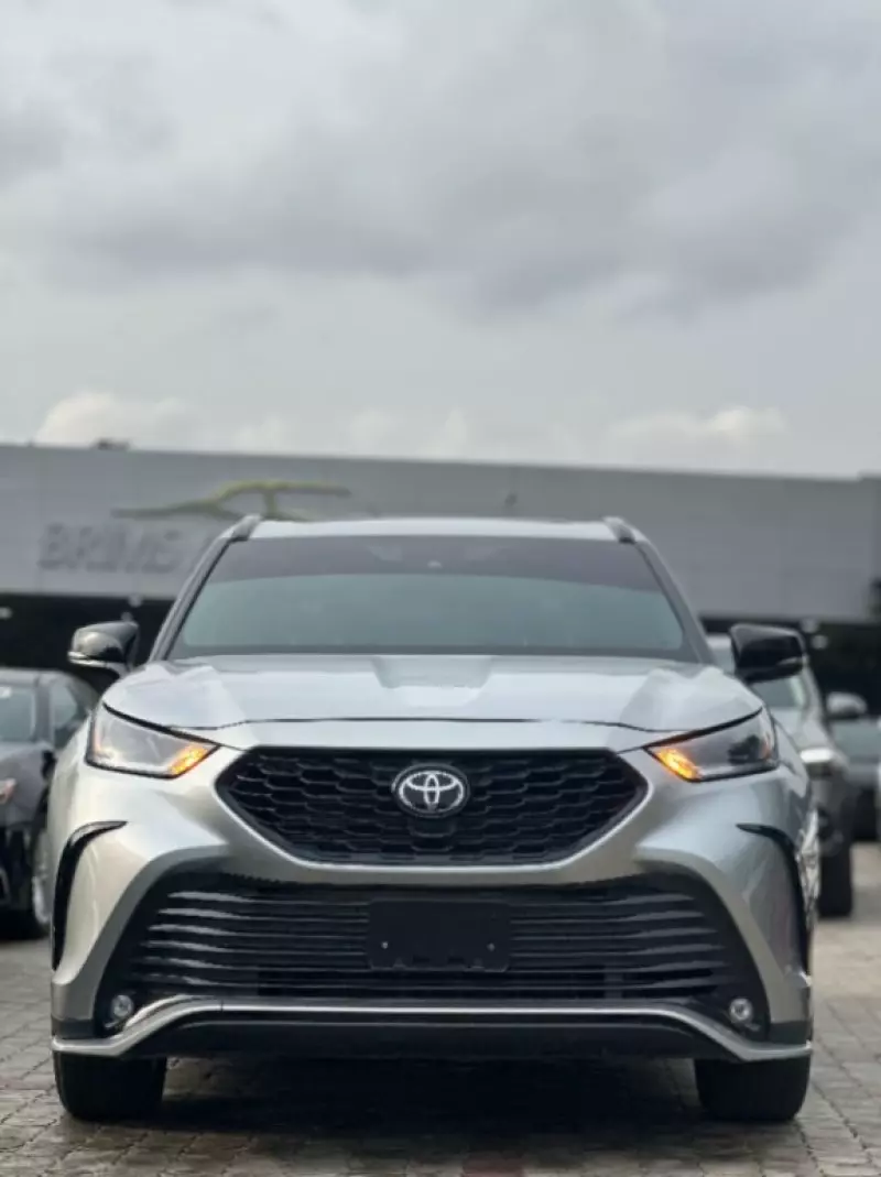 Toyota Highlander   - 2022