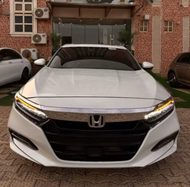 Honda Accord   - 2020