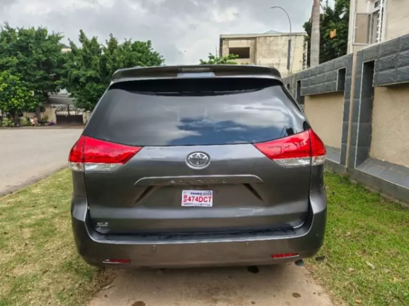 Toyota Sienna   - 2014