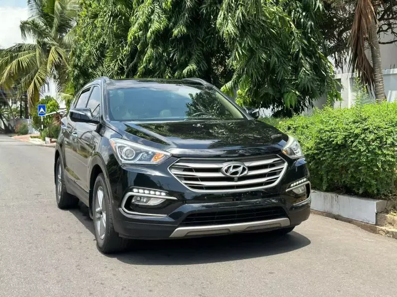 Hyundai Santa Fe   - 2017