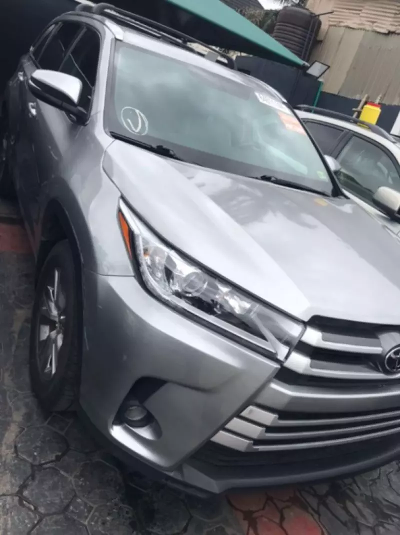 Toyota Highlander   - 2015