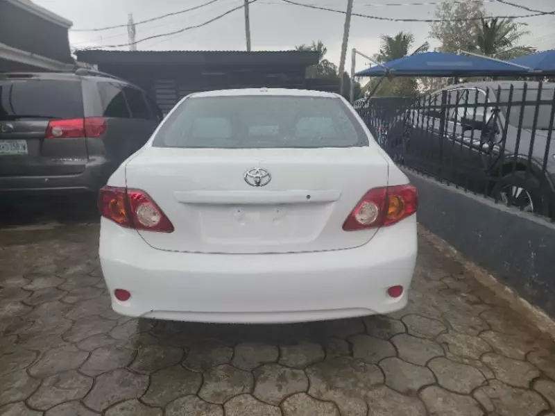 Toyota Corolla   - 2010