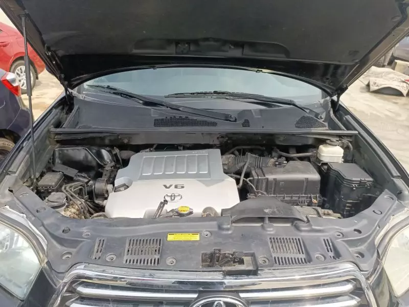 Toyota Highlander   - 2010