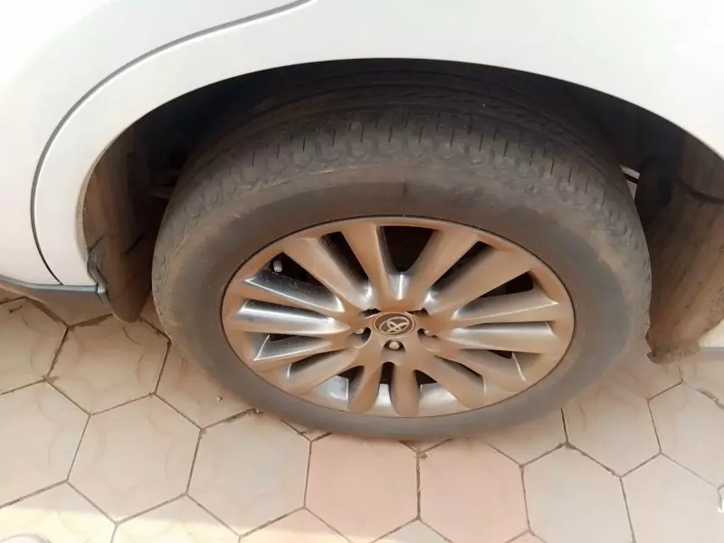 Toyota Harrier   - 2017