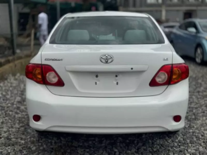 Toyota Corolla   - 2011