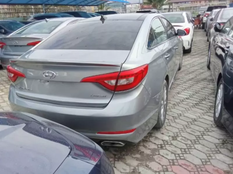 Hyundai Sonata   - 2015